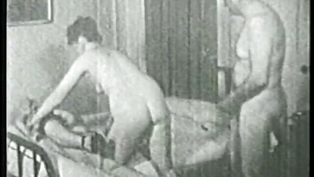 HD :  Ситно јапонско бебе дува со кур пред да се истушира Порно филмови 