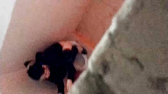 HD :  Апсолутно прекрасната бринета е отворена за анална забава Порно филмови 