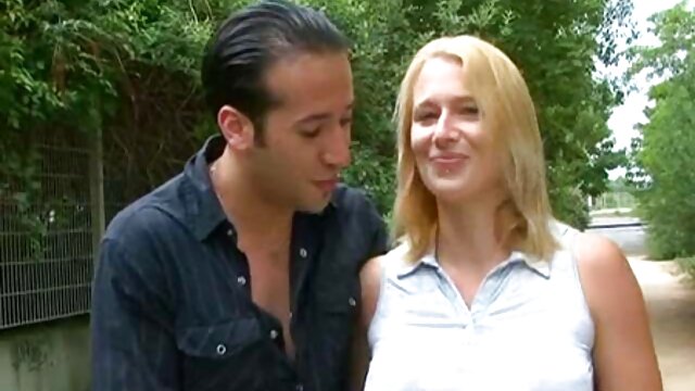 HD :  Нерди секретарката Ариела Ферера силно ја напаѓа шефот Порно филмови 